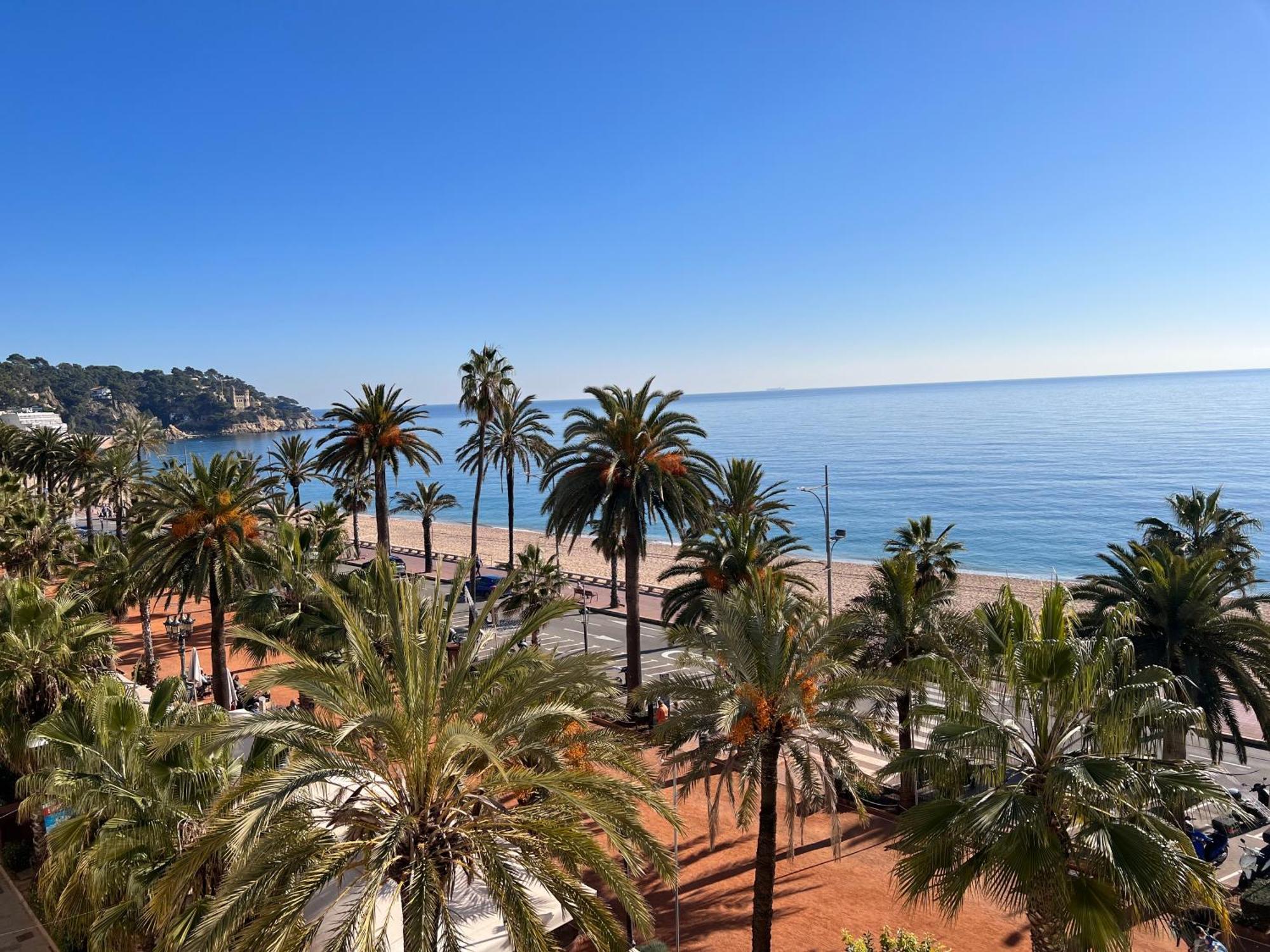 Mediterranean Apartment In Lloret De Mar Next To The Sea Exterior photo